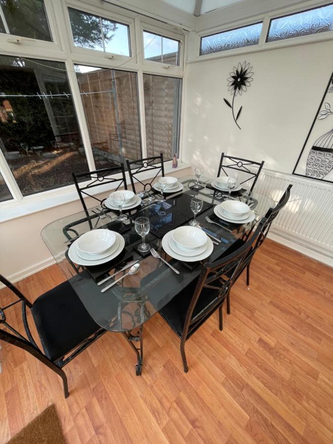 Alder House - A Modern Vibrant 4 Bedroom House Marston Green Eksteriør bilde
