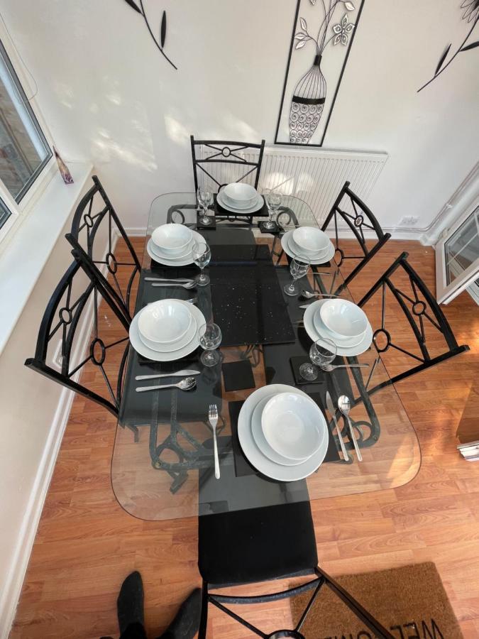 Alder House - A Modern Vibrant 4 Bedroom House Marston Green Eksteriør bilde